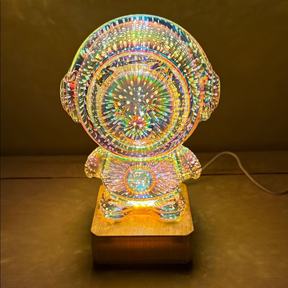 LED Spaceman Light - Picture 2 of 6